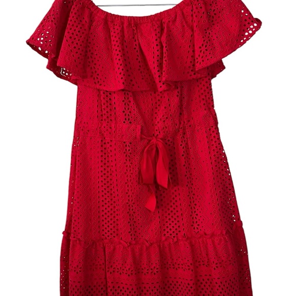 LIKELY Red Eyelet Dress Mini On Or Off Shoulder Cotton Woman’s Size 0 - Picture 2 of 8